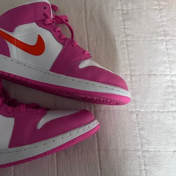 Nike Air Jordan 1 Mid Pinksicle Safety Orange Pink DX3240-681 size us 6.5 - Picture 3 of 9